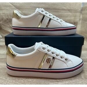 Tommy Hilfiger Woman's Fentii Comfort Fashion Sneaker Shoes White NIB - Size 6.5